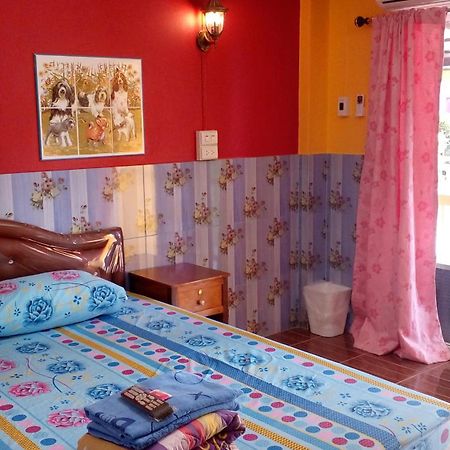 Rueangsrisiri Guesthouse 2 Sukhothai Phòng bức ảnh