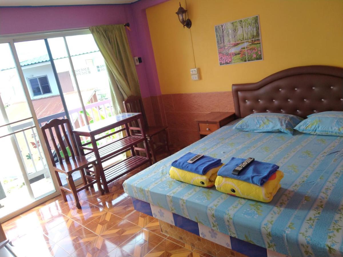 Rueangsrisiri Guesthouse 2 Sukhothai Ngoại thất bức ảnh