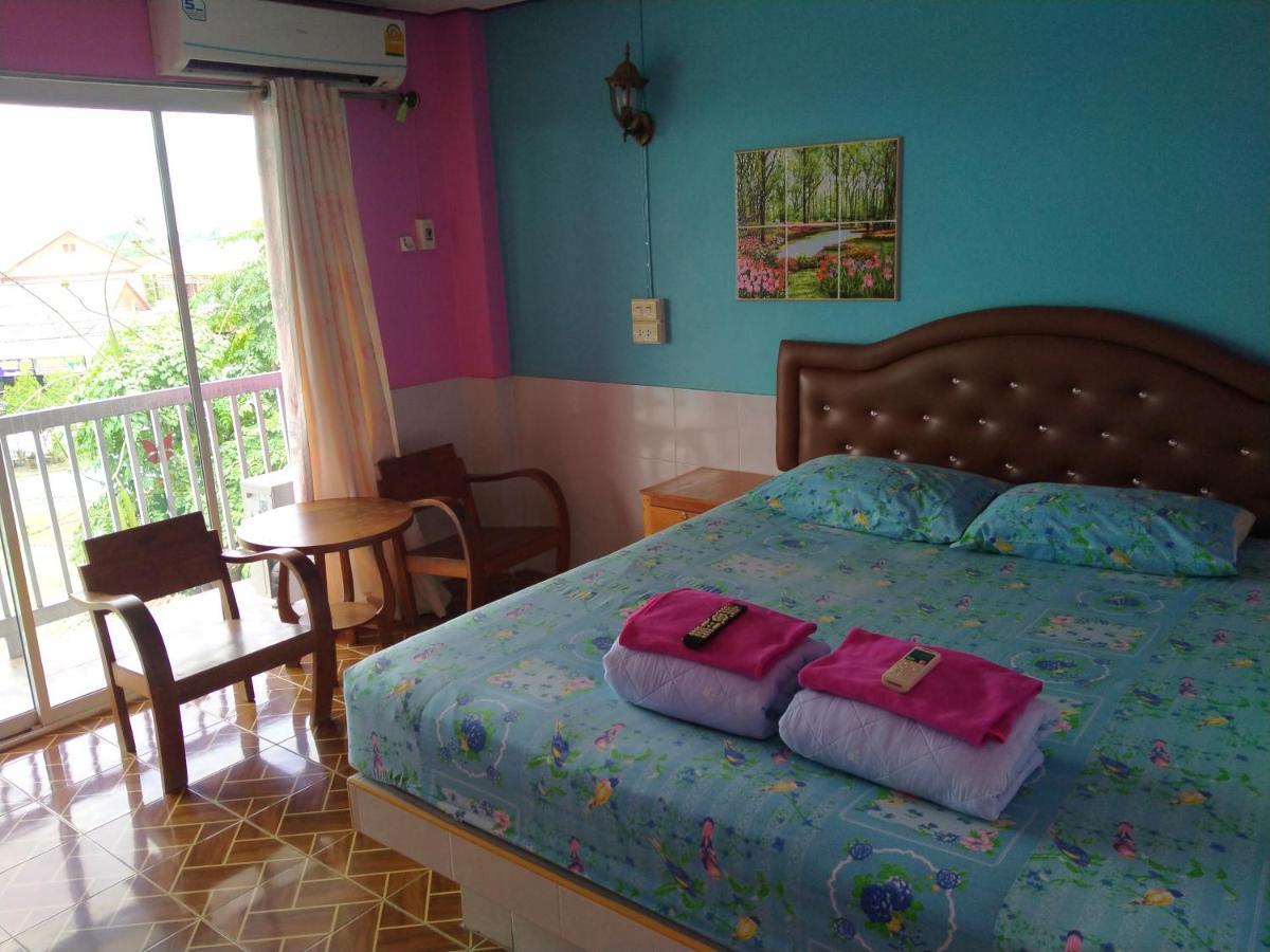 Rueangsrisiri Guesthouse 2 Sukhothai Ngoại thất bức ảnh