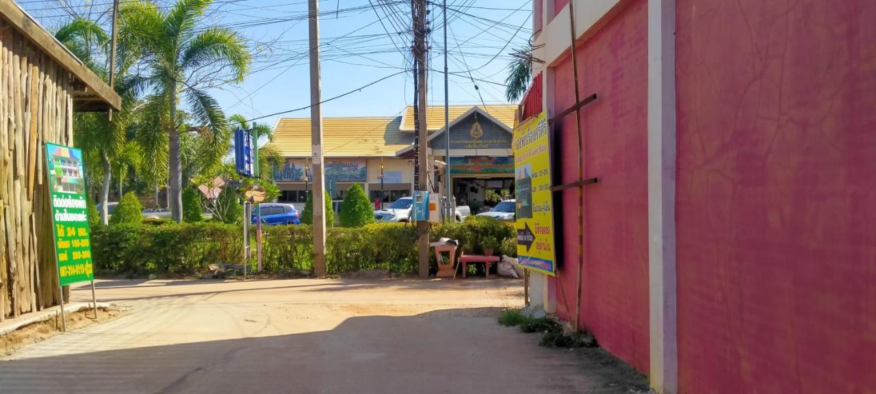 Rueangsrisiri Guesthouse 2 Sukhothai Ngoại thất bức ảnh
