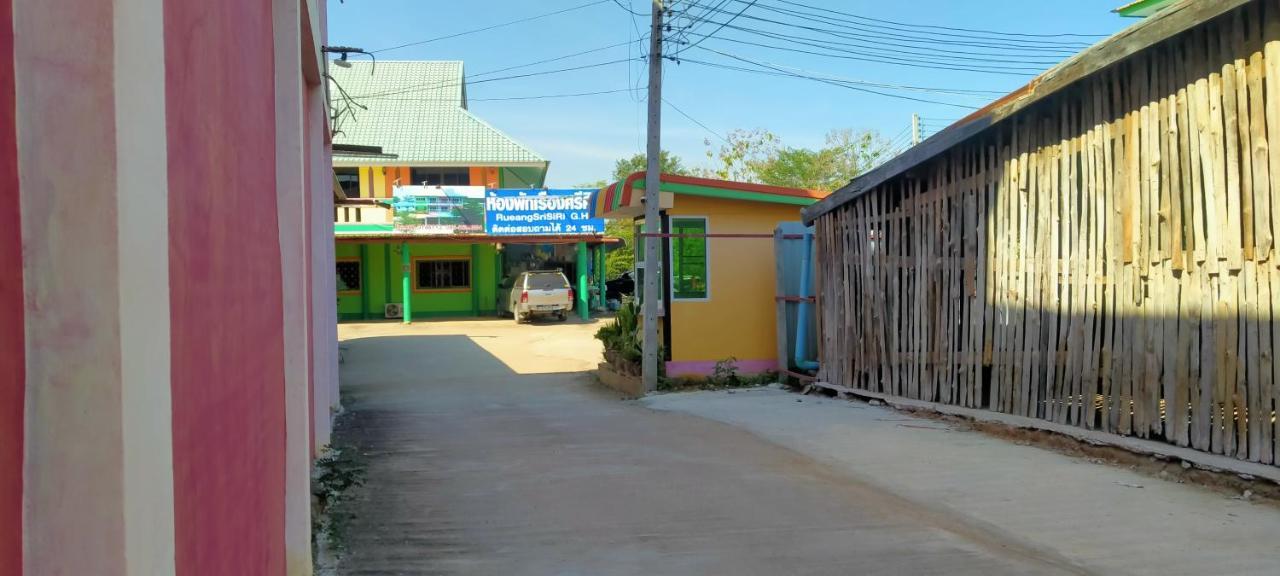 Rueangsrisiri Guesthouse 2 Sukhothai Ngoại thất bức ảnh