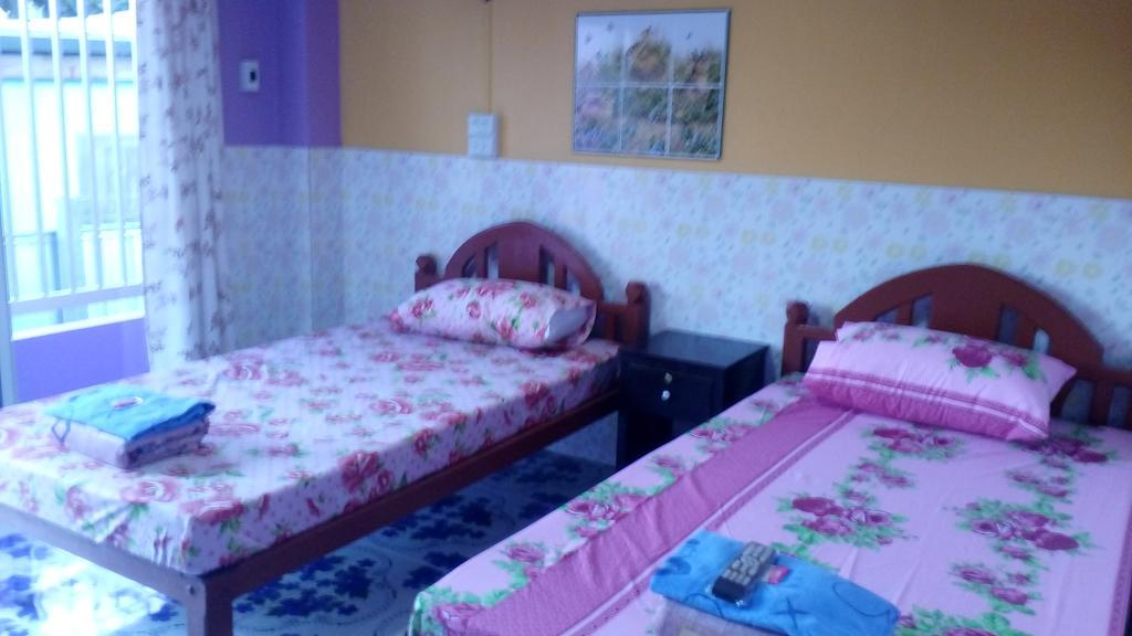 Rueangsrisiri Guesthouse 2 Sukhothai Ngoại thất bức ảnh