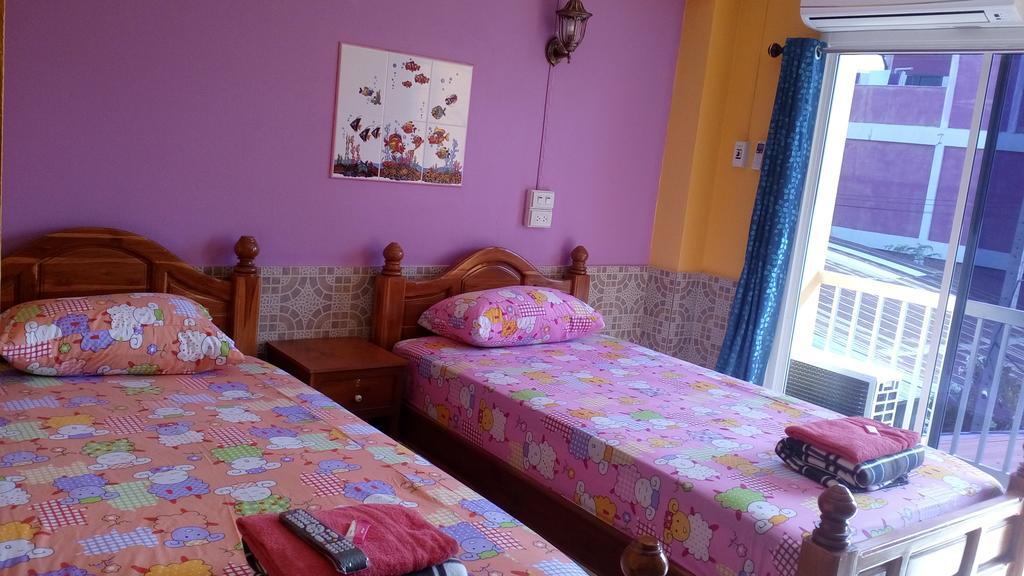 Rueangsrisiri Guesthouse 2 Sukhothai Ngoại thất bức ảnh