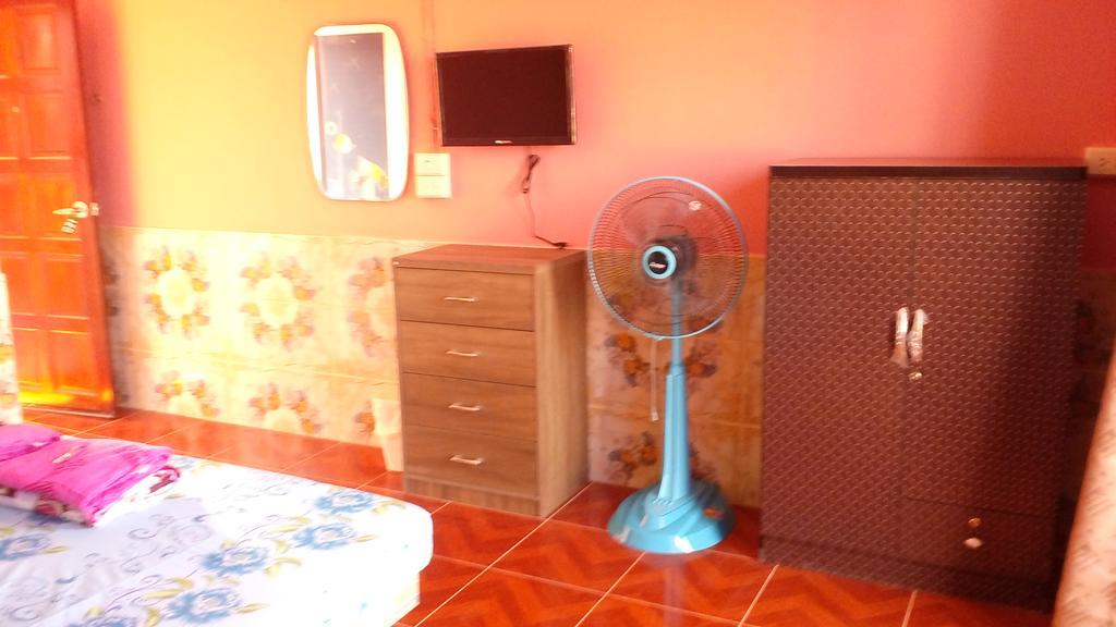 Rueangsrisiri Guesthouse 2 Sukhothai Ngoại thất bức ảnh