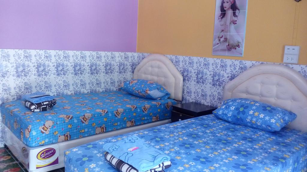 Rueangsrisiri Guesthouse 2 Sukhothai Ngoại thất bức ảnh