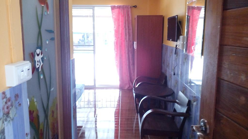 Rueangsrisiri Guesthouse 2 Sukhothai Ngoại thất bức ảnh