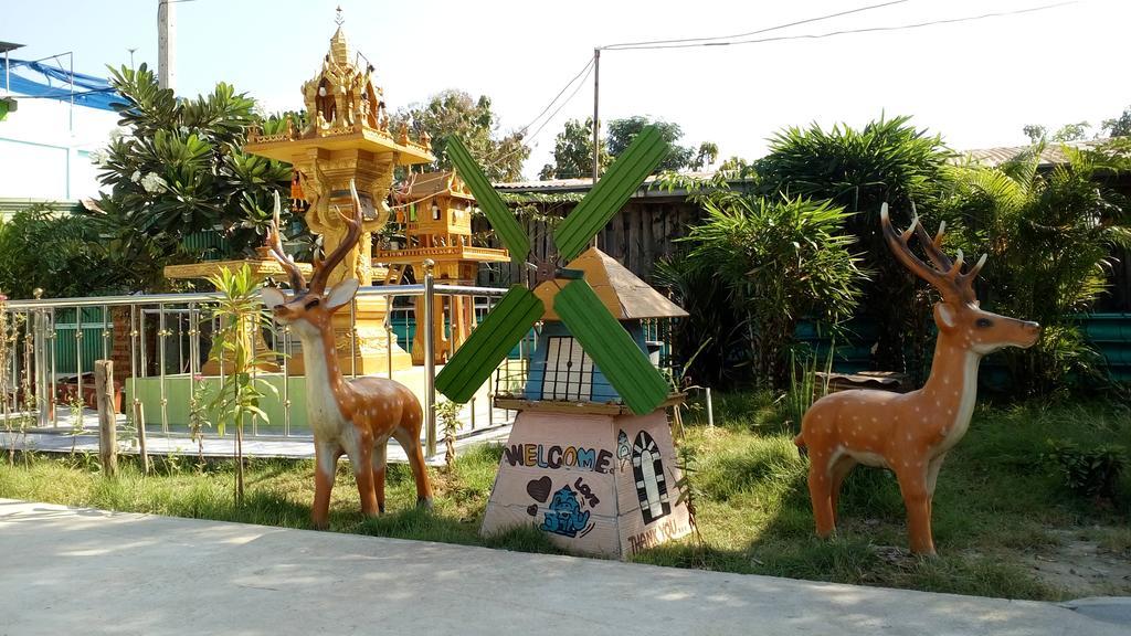 Rueangsrisiri Guesthouse 2 Sukhothai Ngoại thất bức ảnh