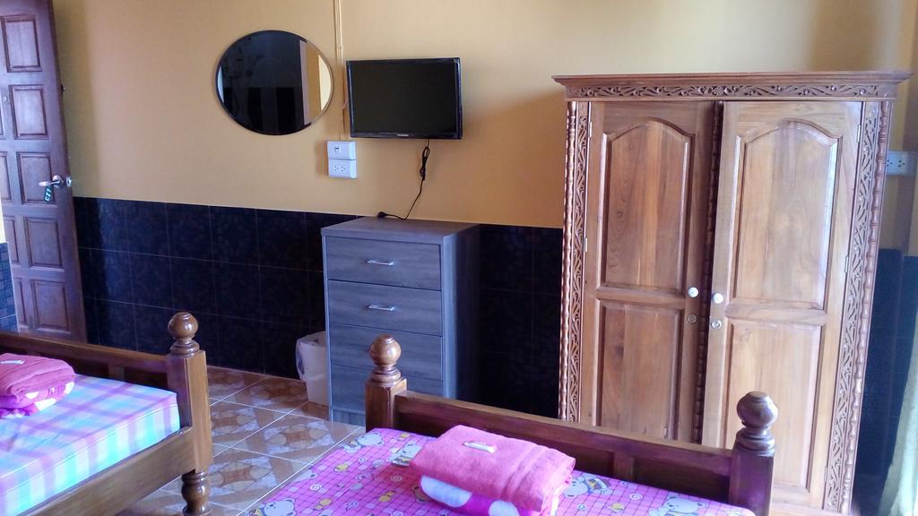 Rueangsrisiri Guesthouse 2 Sukhothai Ngoại thất bức ảnh